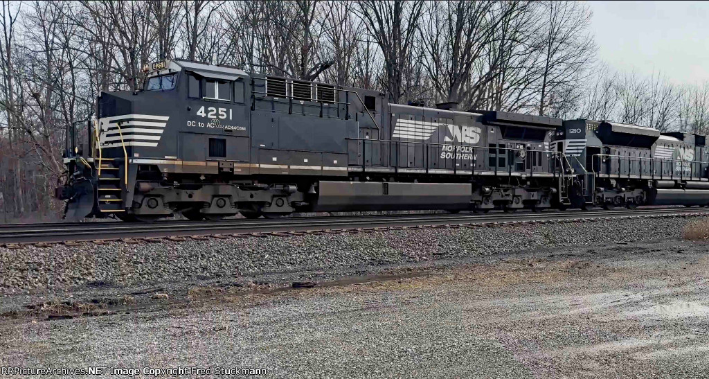 NS 4251 leads the stacks west.